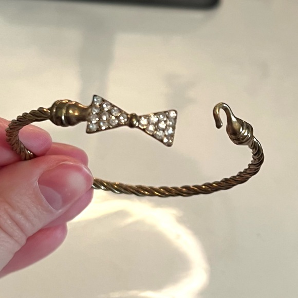 Gold Bow Bracelet - Picture 3 of 5